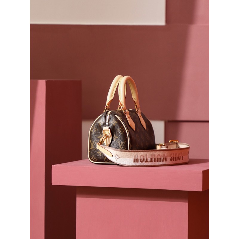 Classic Vintage Monogram Crossbody Shoulder Bag Casual Street Style 